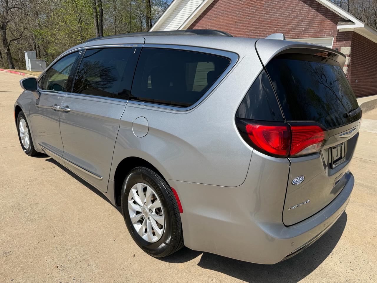 Chrysler Pacifica Touring L FWD 2017