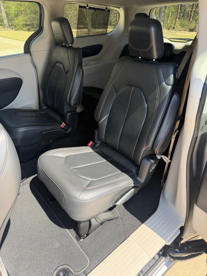 Chrysler Pacifica Touring L FWD 2017