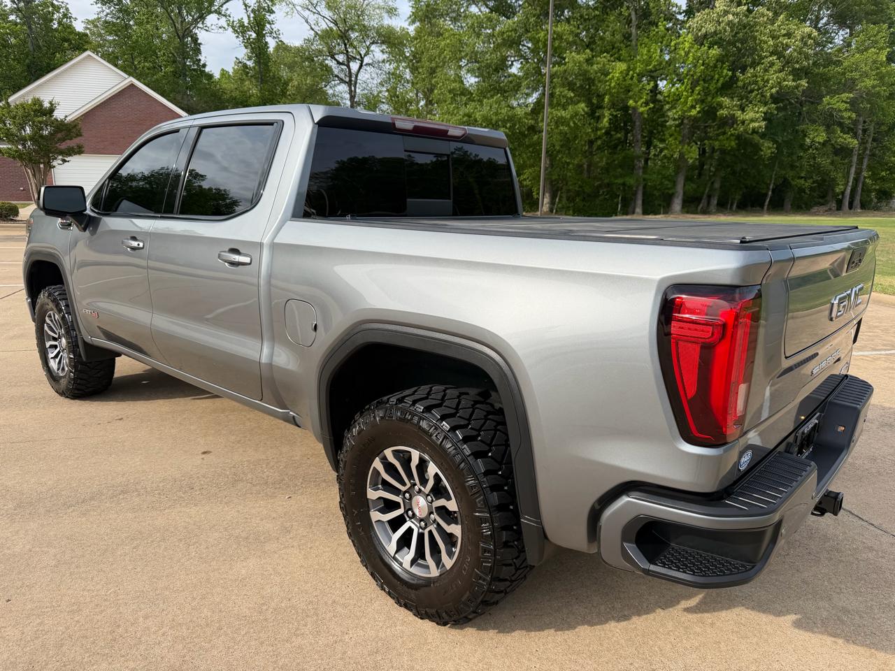 GMC Sierra 1500 AT4 Crew Cab 4WD 2020