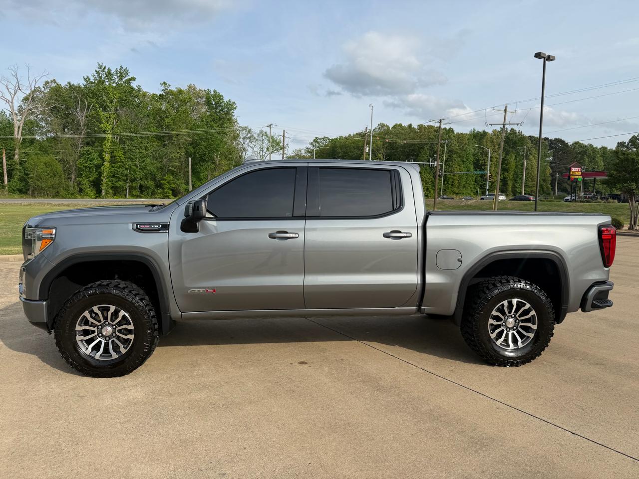 GMC Sierra 1500 AT4 Crew Cab 4WD 2020
