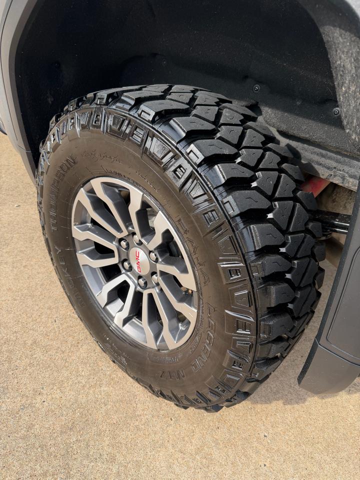 GMC Sierra 1500 AT4 Crew Cab 4WD 2020