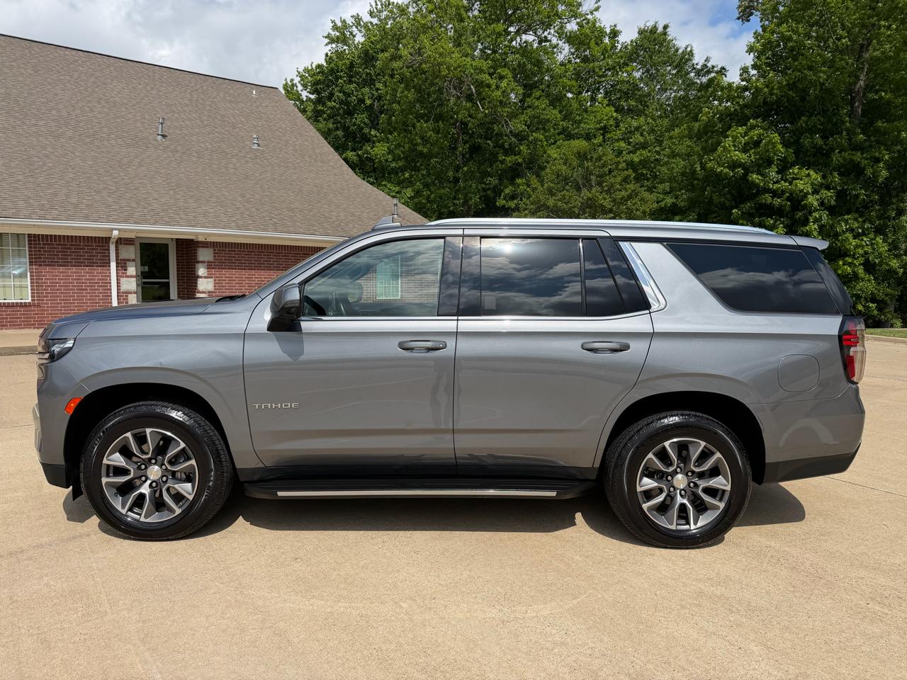 Chevrolet Tahoe 4WD 4dr LT 2021