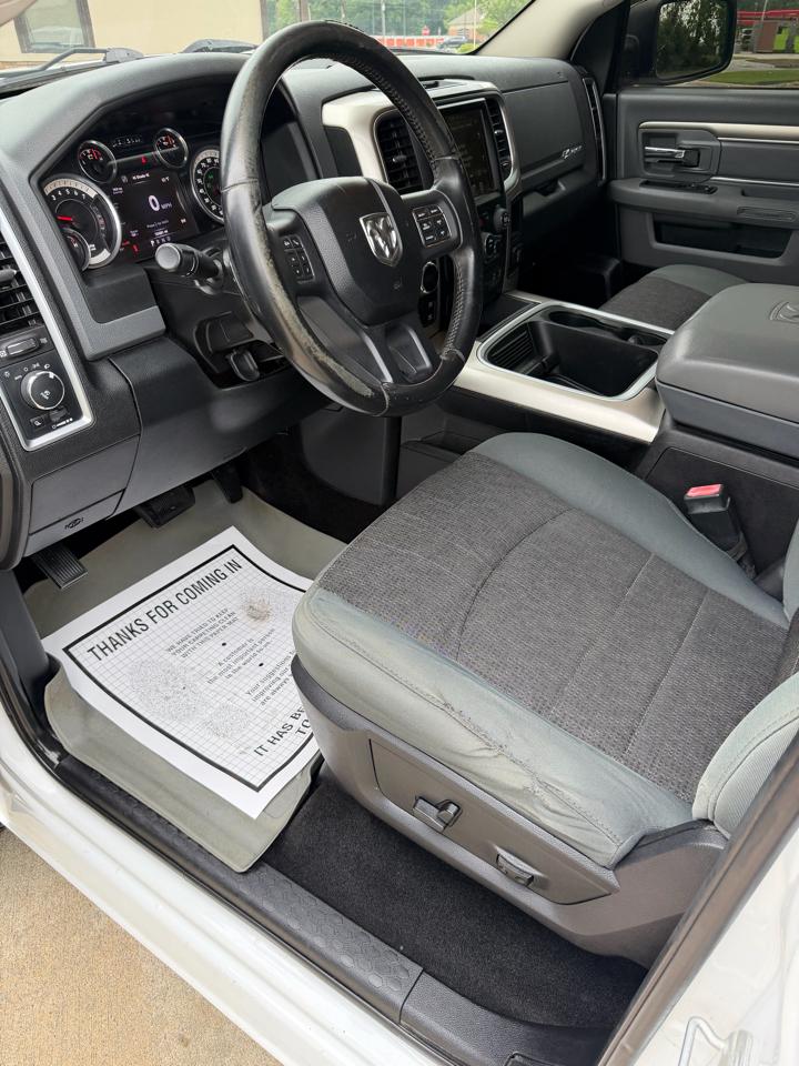 RAM 1500 Big Horn Crew Cab 4WD 2016