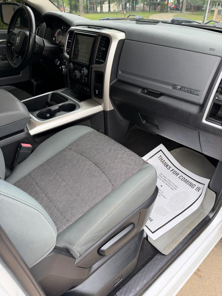 RAM 1500 Big Horn Crew Cab 4WD 2016