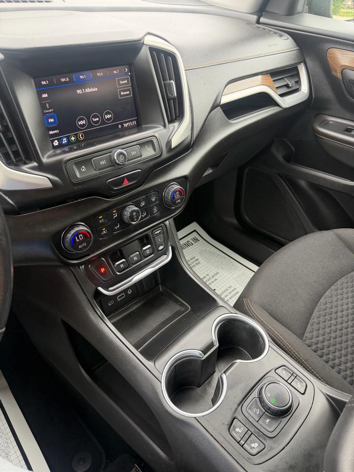 GMC Terrain SLE 4D SUV FWD 2020