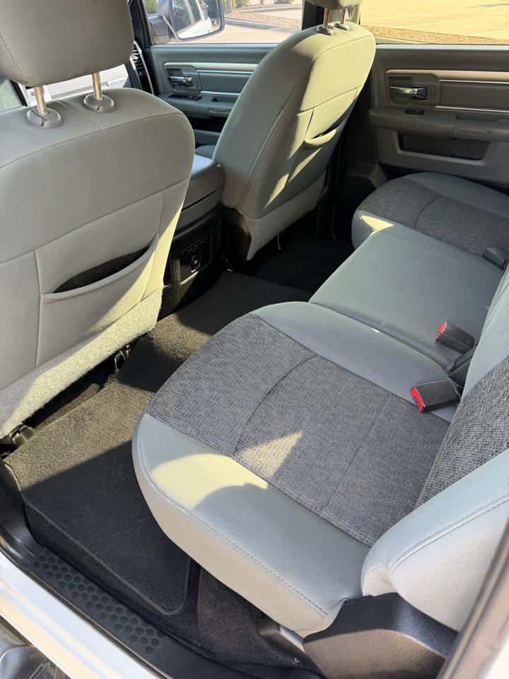 RAM 1500 Big Horn Crew Cab 4WD 2016