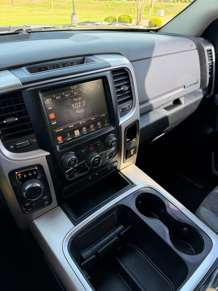 RAM 1500 Big Horn Crew Cab 4WD 2016