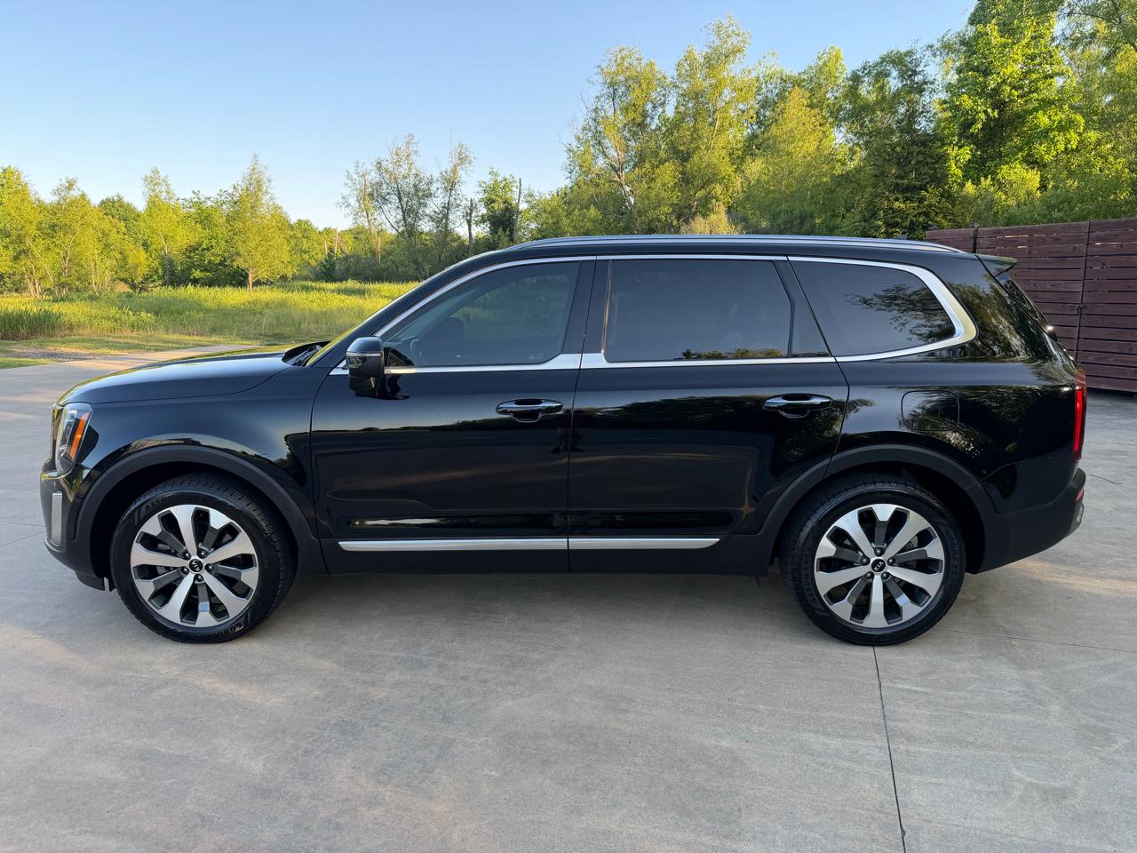 Kia Telluride S 4D SUV FWD 2020