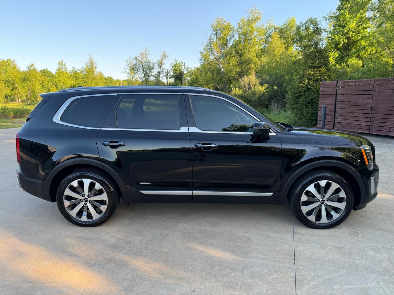 Kia Telluride S 4D SUV FWD 2020