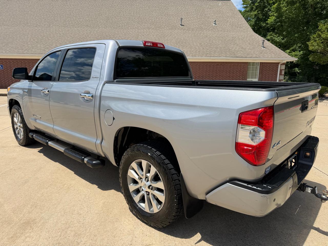 Toyota Tundra Limited CrewMax 4WD 2017