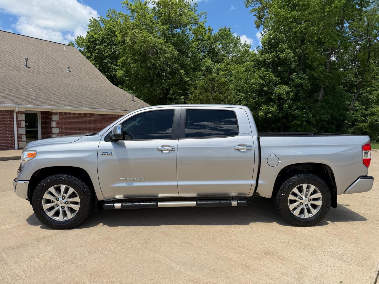 Toyota Tundra Limited CrewMax 4WD 2017