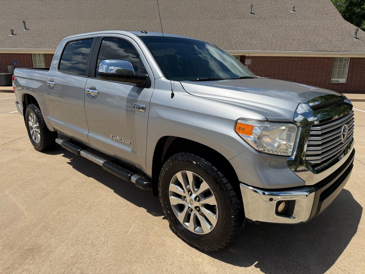 Toyota Tundra Limited CrewMax 4WD 2017