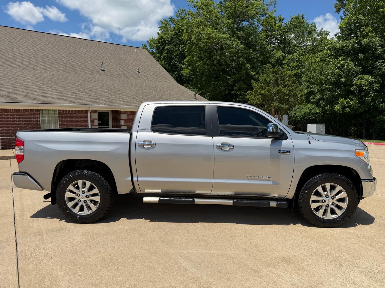 Toyota Tundra Limited CrewMax 4WD 2017