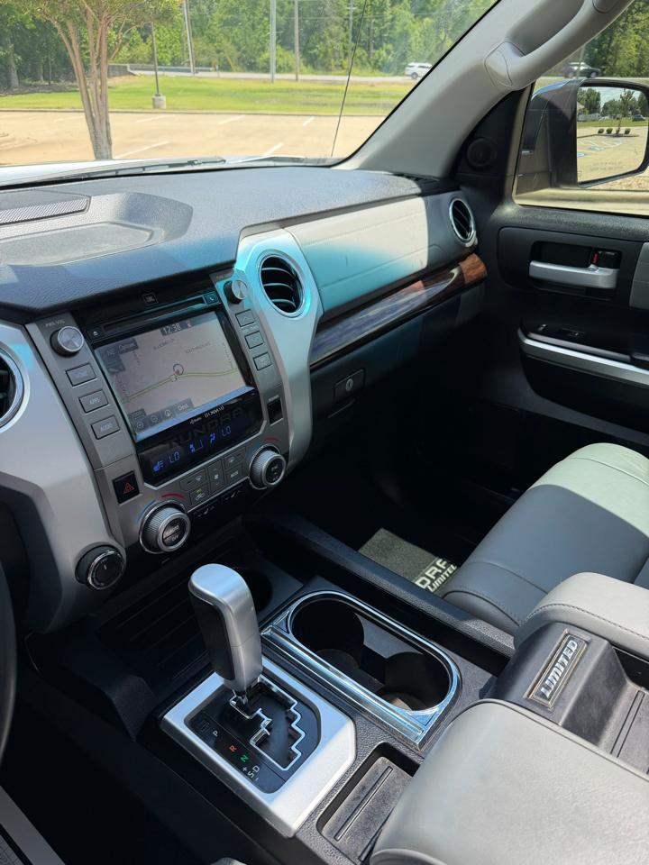 Toyota Tundra Limited CrewMax 4WD 2017