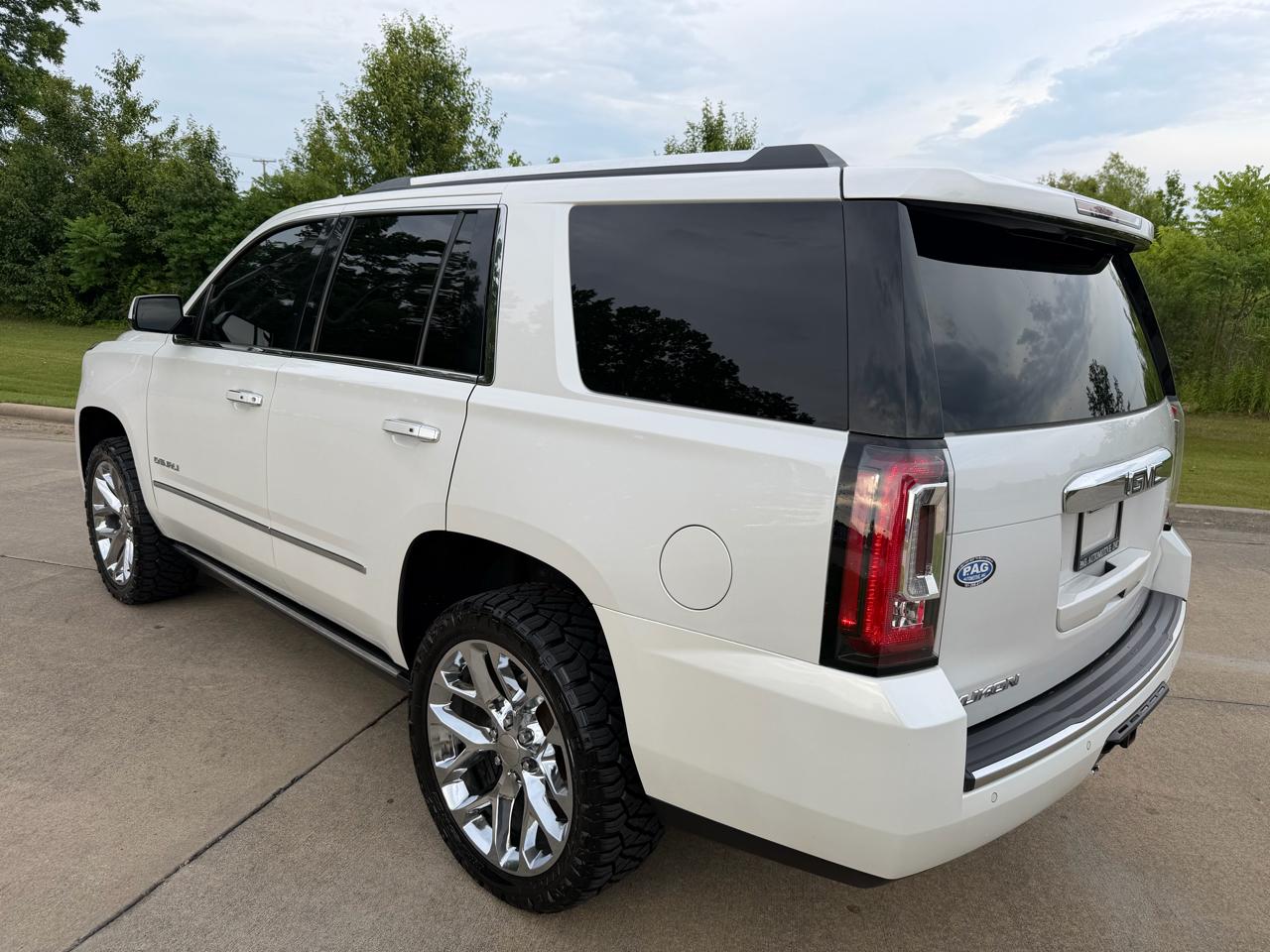 GMC Yukon Denali 4D SUV 4WD 2016