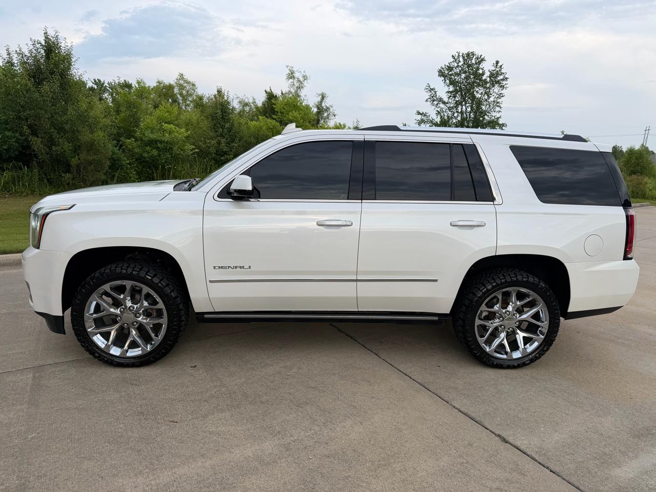 GMC Yukon Denali 4D SUV 4WD 2016