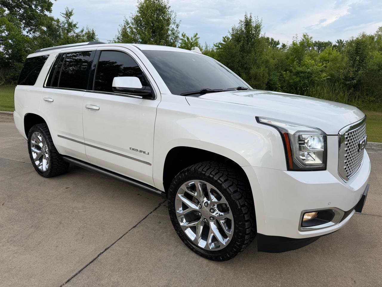 GMC Yukon Denali 4D SUV 4WD 2016