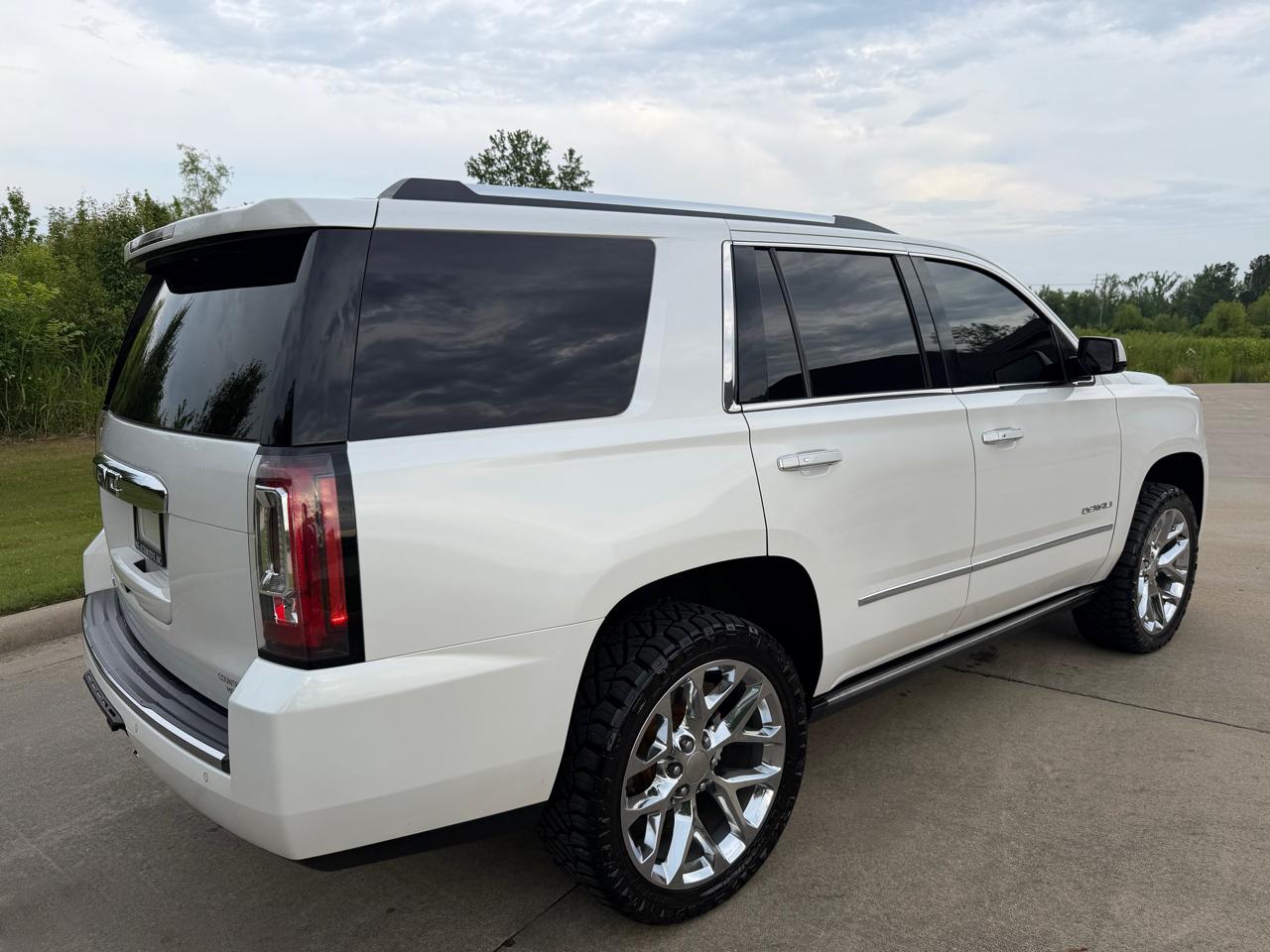 GMC Yukon Denali 4D SUV 4WD 2016