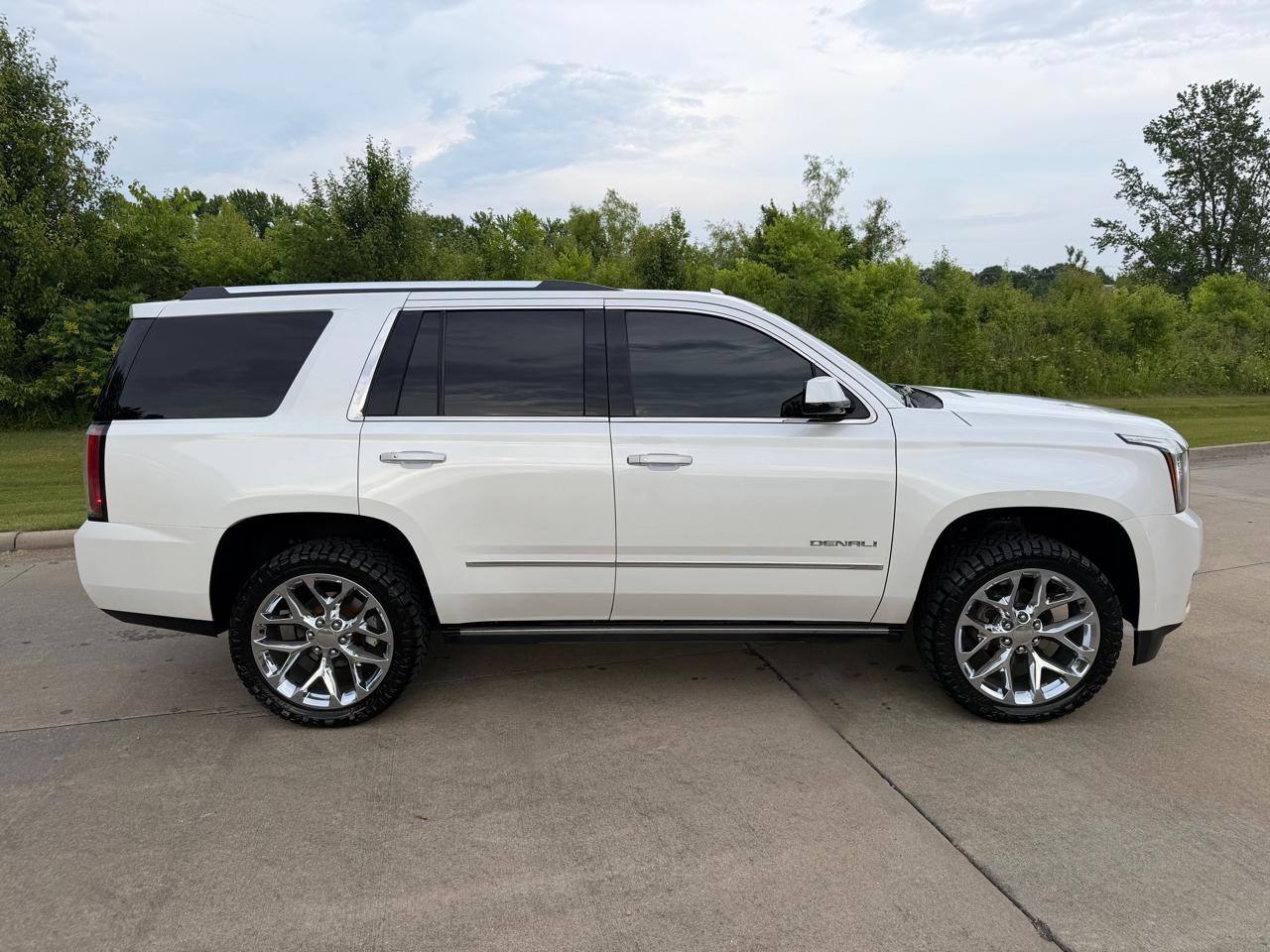 GMC Yukon Denali 4D SUV 4WD 2016