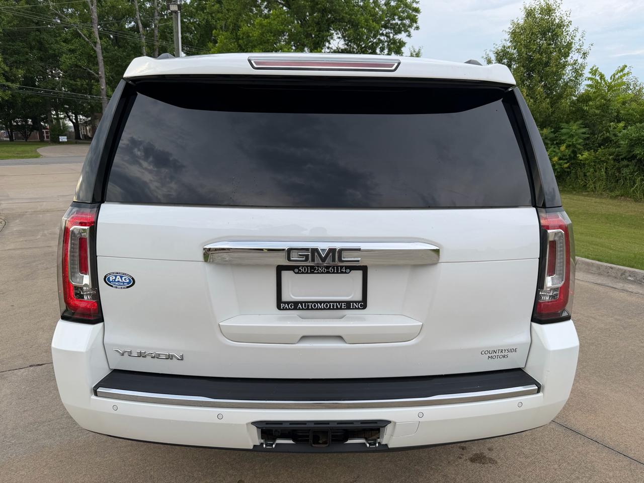 GMC Yukon Denali 4D SUV 4WD 2016