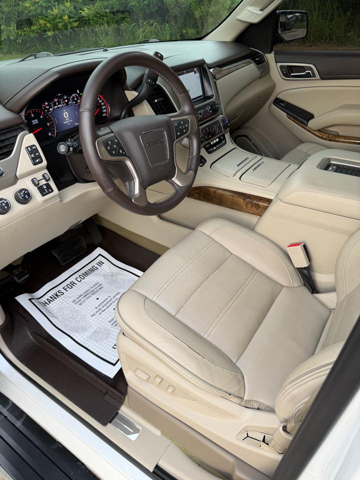 GMC Yukon Denali 4D SUV 4WD 2016