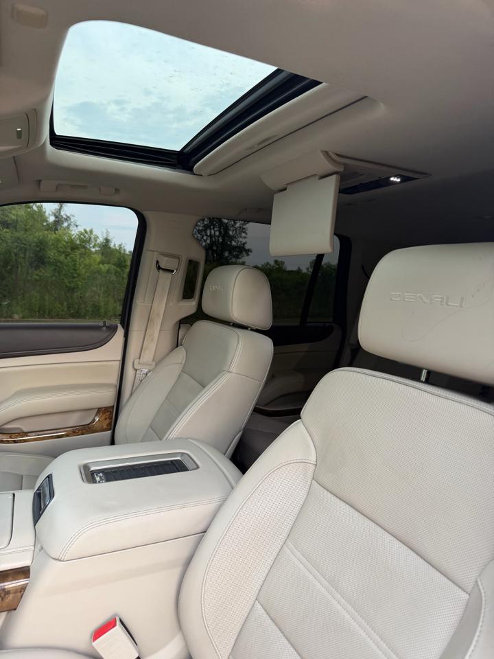 GMC Yukon Denali 4D SUV 4WD 2016