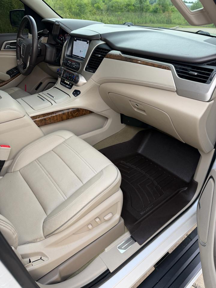 GMC Yukon Denali 4D SUV 4WD 2016