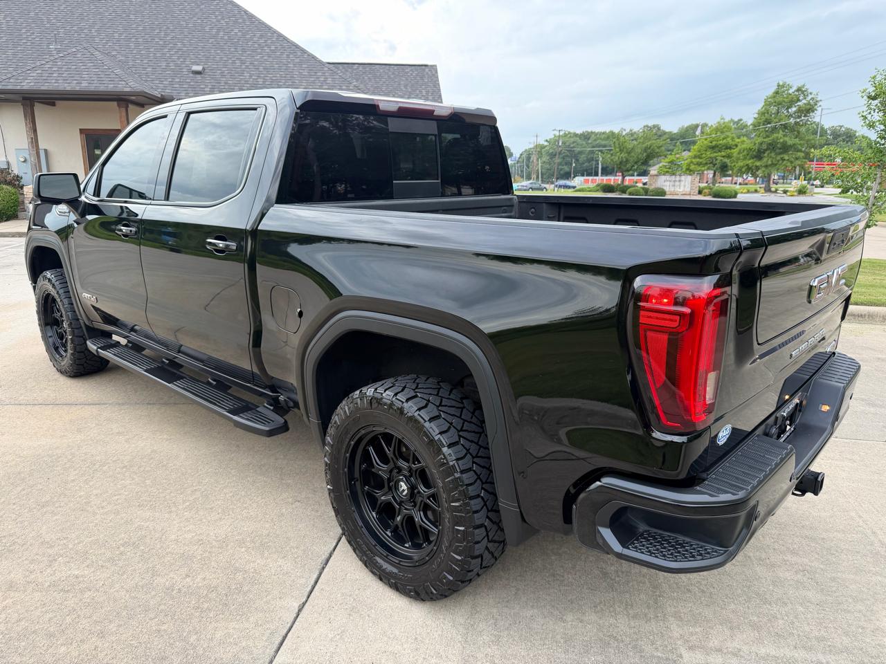 GMC Sierra 1500 AT4 Crew Cab 4WD 2020