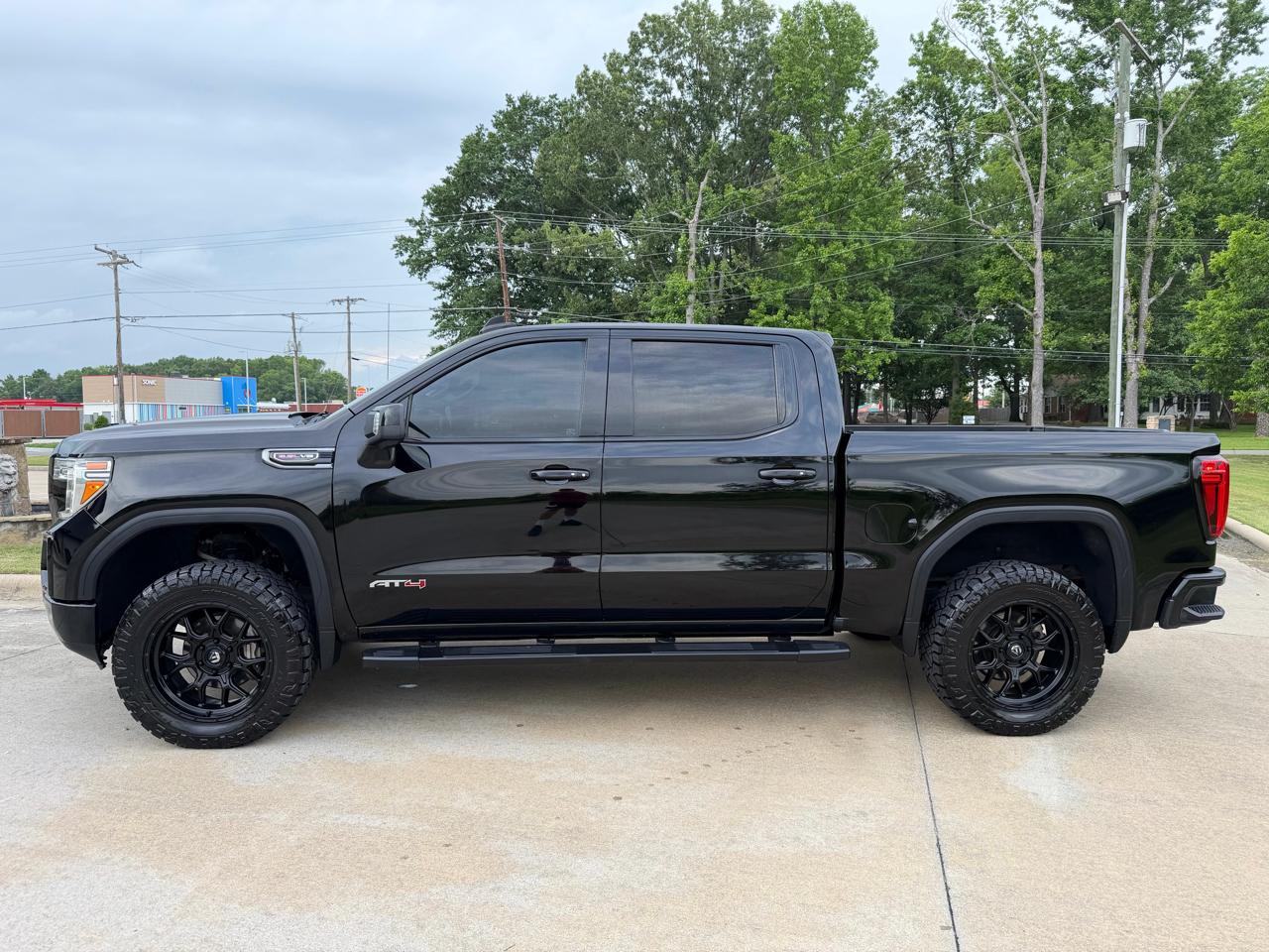 GMC Sierra 1500 AT4 Crew Cab 4WD 2020
