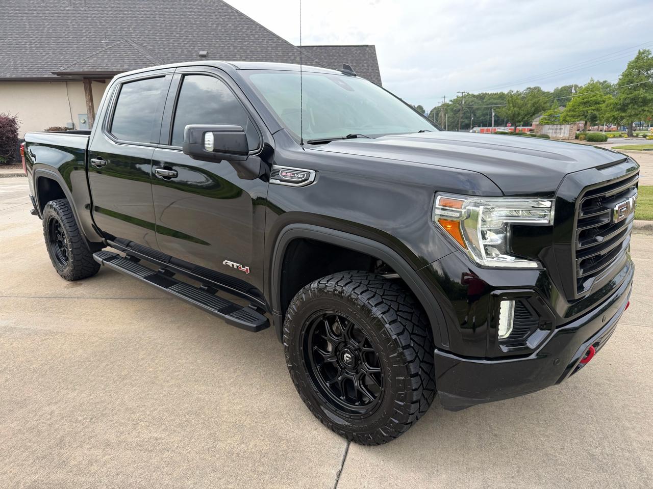 GMC Sierra 1500 AT4 Crew Cab 4WD 2020