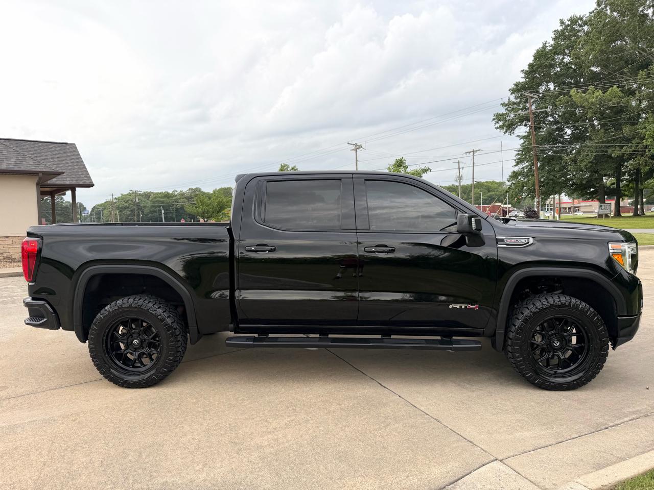 GMC Sierra 1500 AT4 Crew Cab 4WD 2020