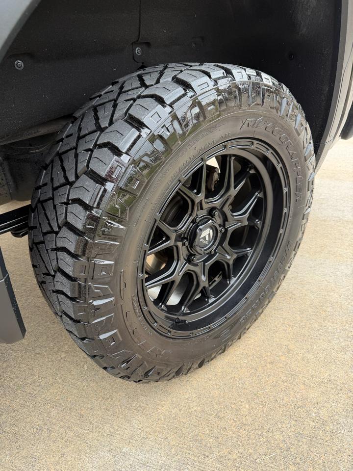 GMC Sierra 1500 AT4 Crew Cab 4WD 2020