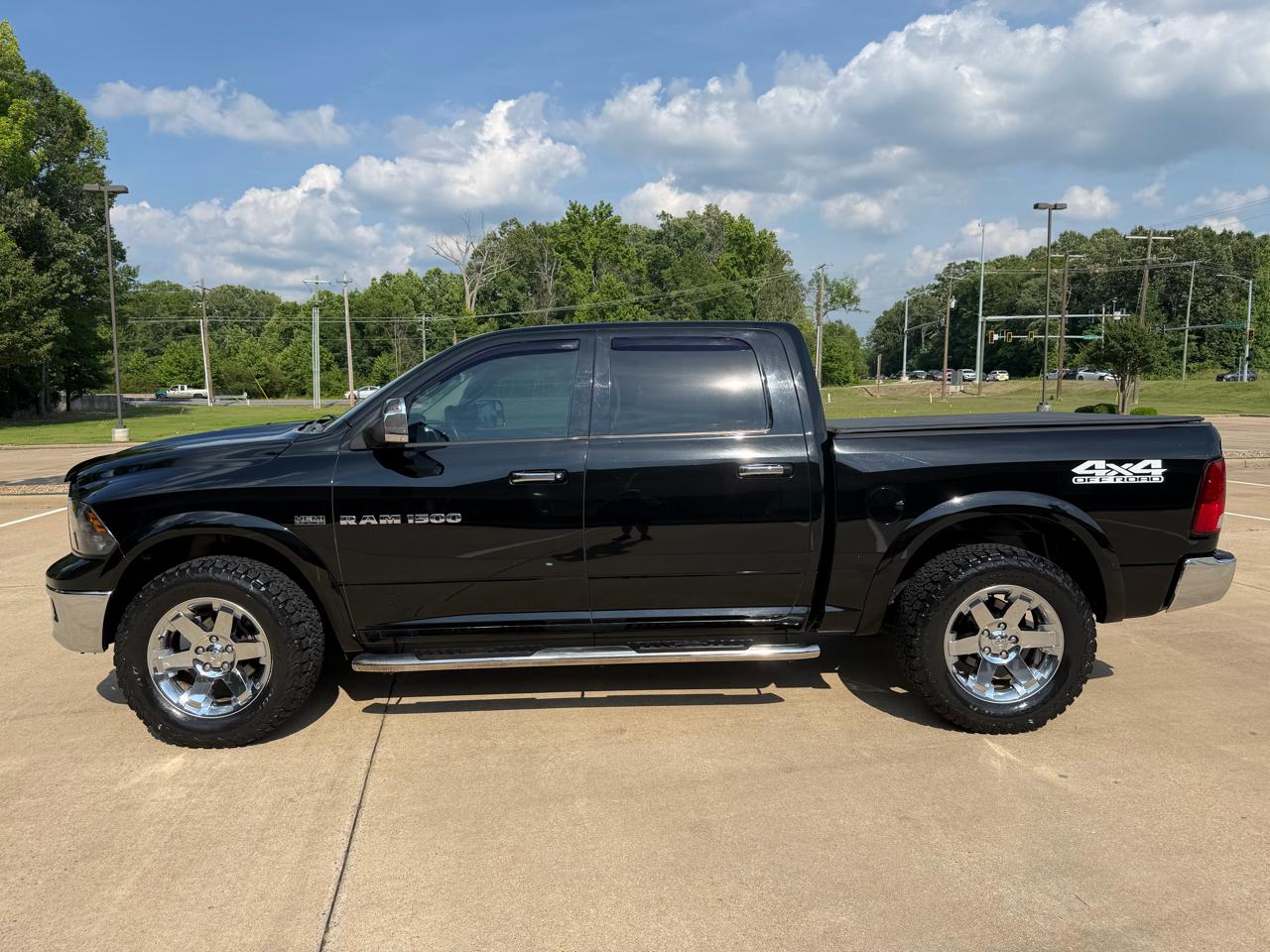 RAM 1500 Laramie Crew Cab 4WD 2012