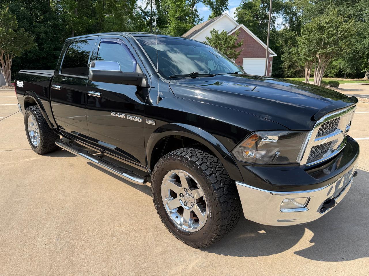 RAM 1500 Laramie Crew Cab 4WD 2012