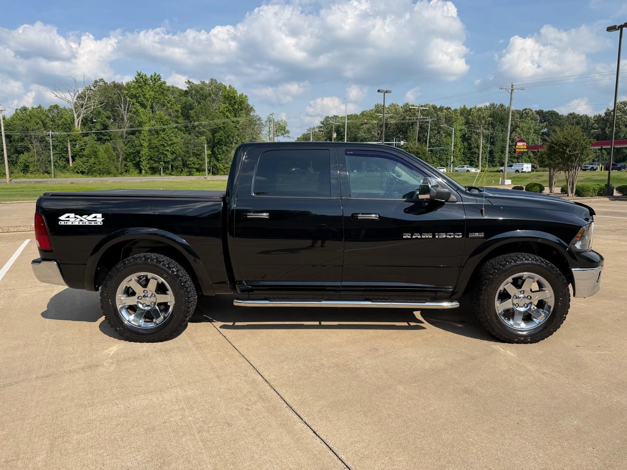 RAM 1500 Laramie Crew Cab 4WD 2012