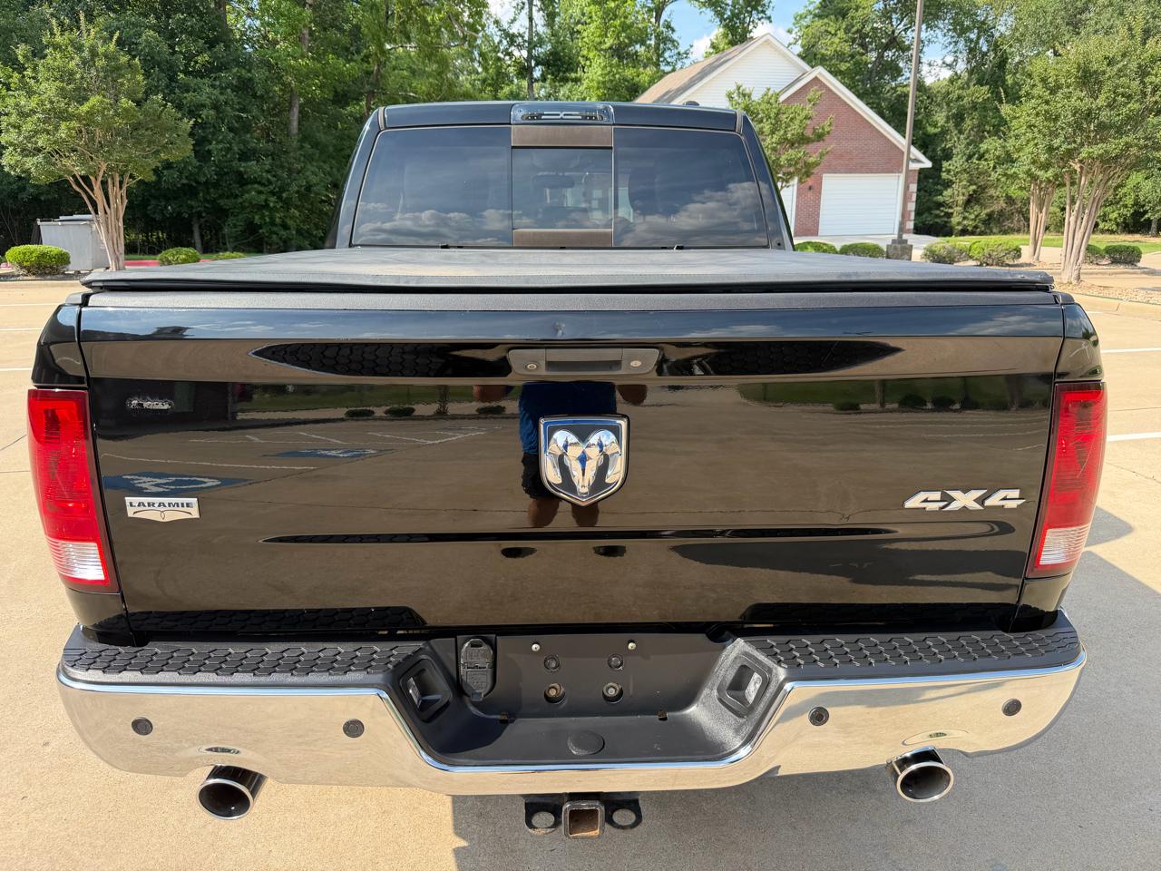 RAM 1500 Laramie Crew Cab 4WD 2012