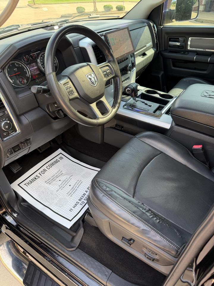 RAM 1500 Laramie Crew Cab 4WD 2012