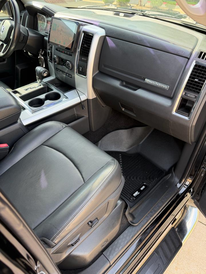 RAM 1500 Laramie Crew Cab 4WD 2012