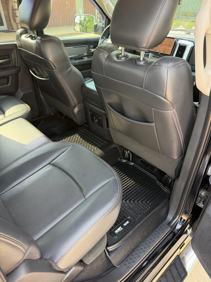 RAM 1500 Laramie Crew Cab 4WD 2012