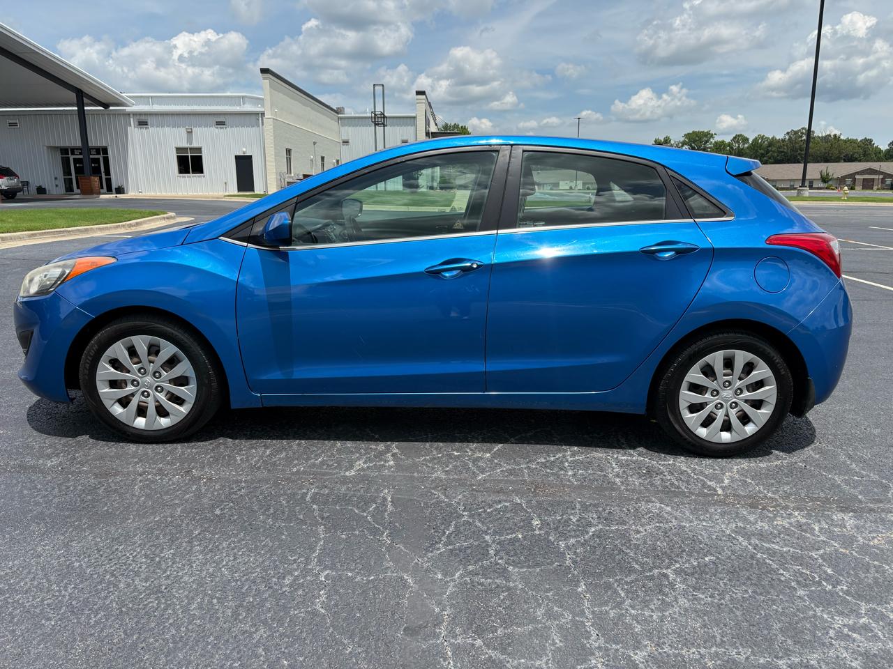 Hyundai Elantra GT A/T 2017