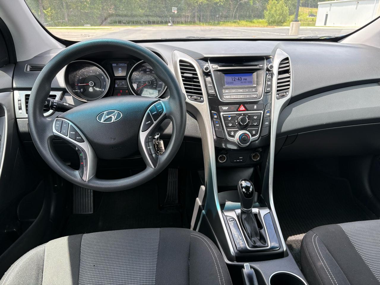 Hyundai Elantra GT A/T 2017