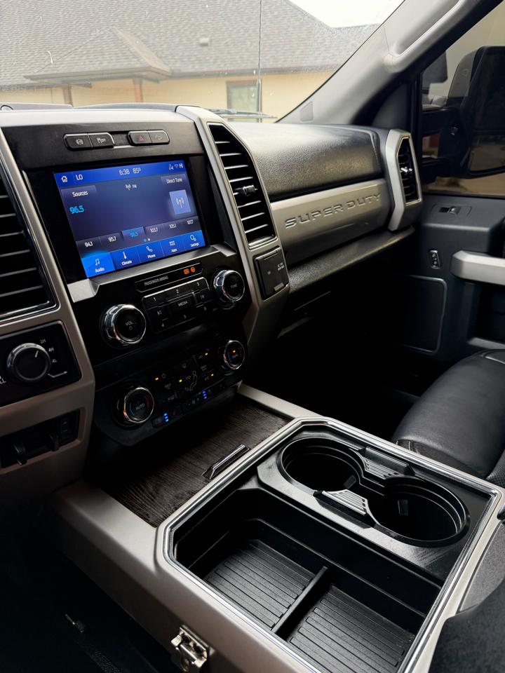 Ford F250SD Lariat Crew Cab 4WD 2021