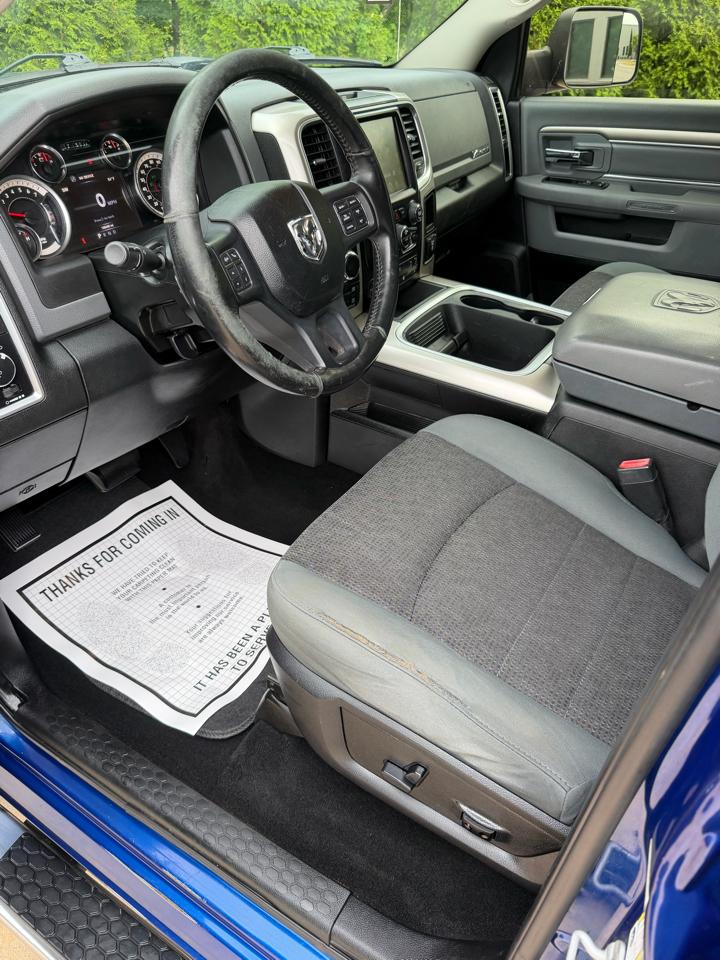 RAM 1500 Big Horn Crew Cab 4WD 2017