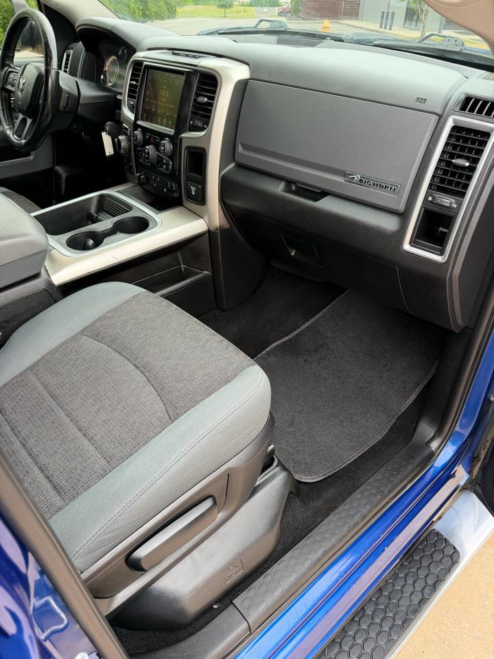 RAM 1500 Big Horn Crew Cab 4WD 2017