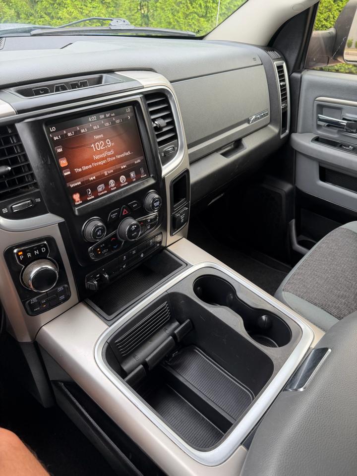 RAM 1500 Big Horn Crew Cab 4WD 2017