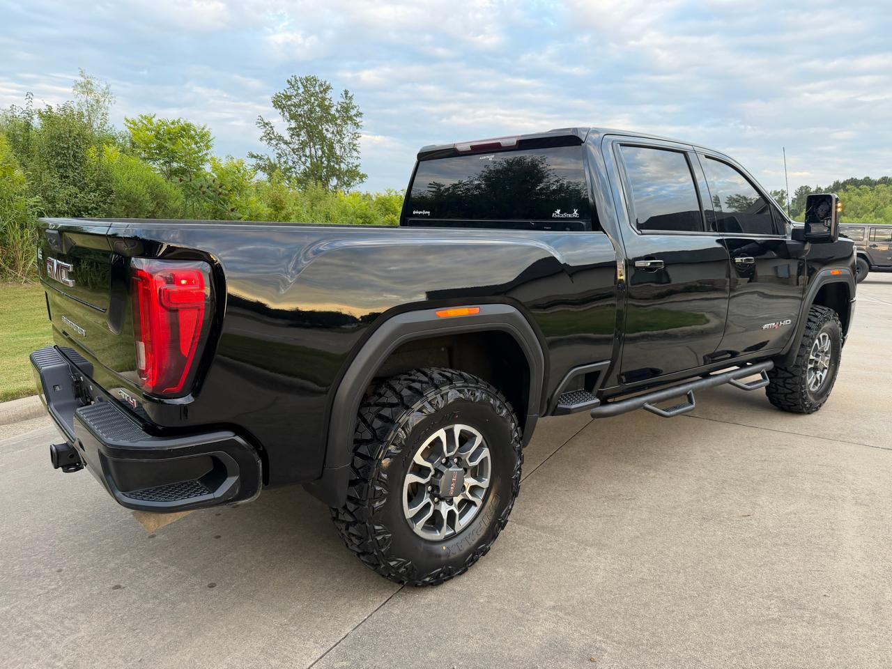 GMC Sierra 3500 AT4 Crew Cab 4WD SWB SRW 2022