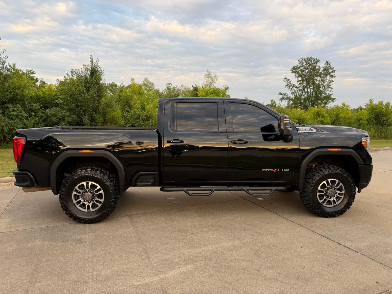 GMC Sierra 3500 AT4 Crew Cab 4WD SWB SRW 2022