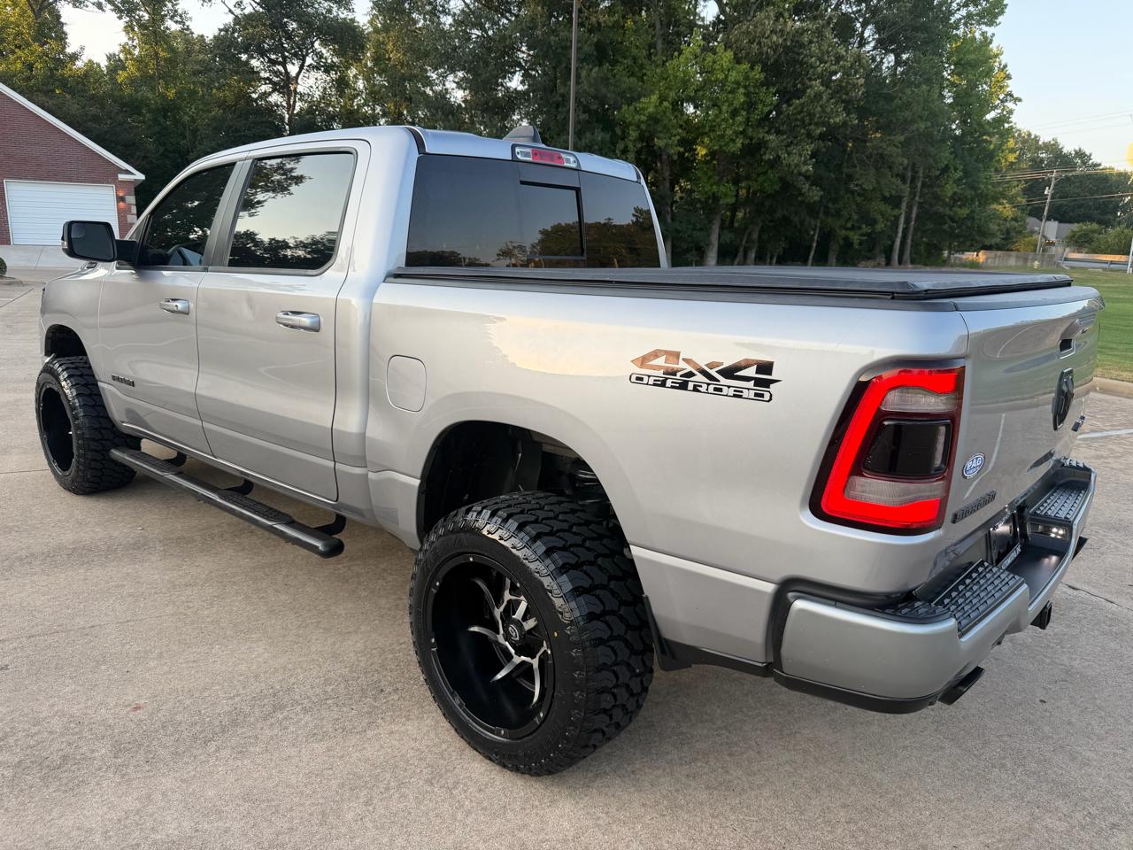 RAM 1500 Big Horn Crew Cab SWB 4WD 2021