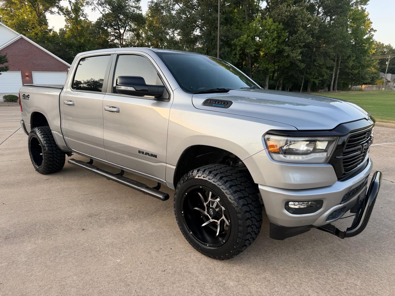 RAM 1500 Big Horn Crew Cab SWB 4WD 2021