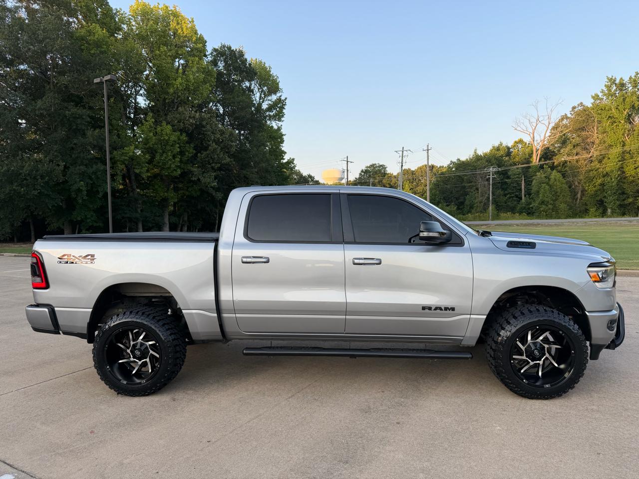 RAM 1500 Big Horn Crew Cab SWB 4WD 2021